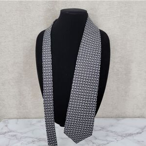 Vintage Silk Snaffle Bit Equestrian Black and Gray Patterned Men's Tie Necktie